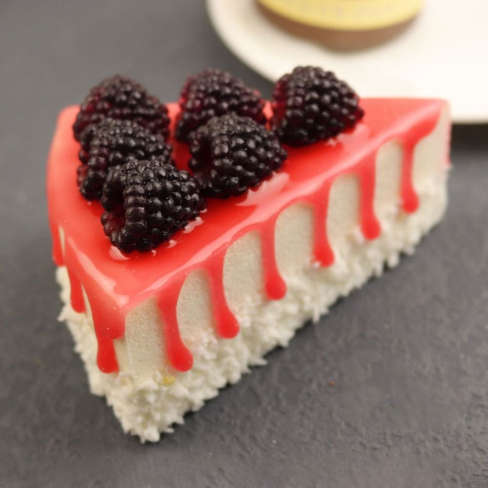 Shop Home Fragrance - 鮮やかな三角形ケーキシミュレーションケーキ、軽い香りのケーキモデル、PU素材、柔らかい子供用おもちゃ、ショッピングモール向け